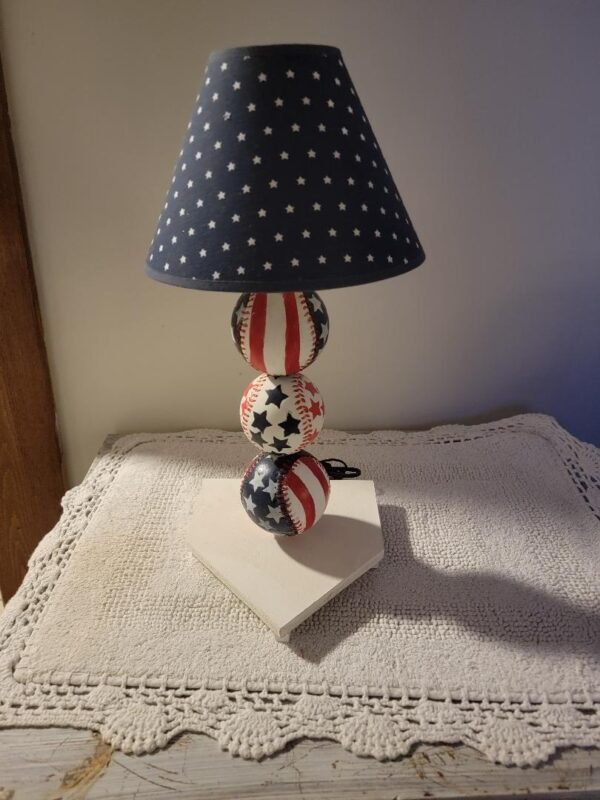 HABDPAINTED LAMP