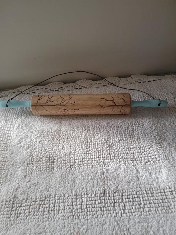 ROLLING PIN TOWEL HOLDER