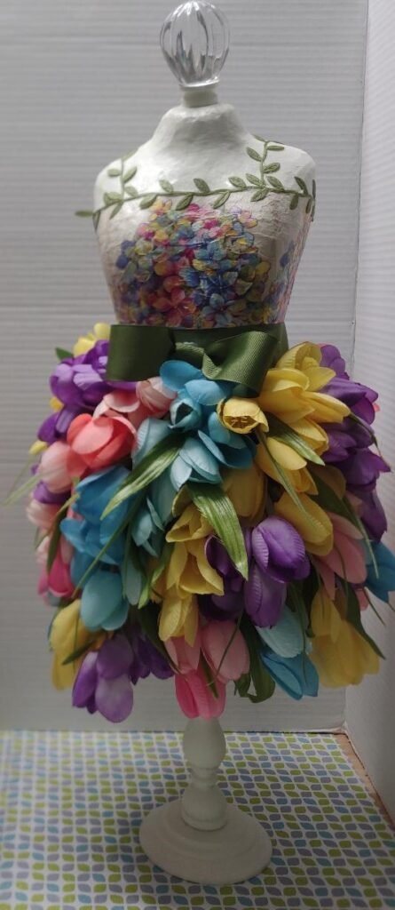 DRESS FORM FLORAL ARRANGEMENT – 2 Old Crows Crafting