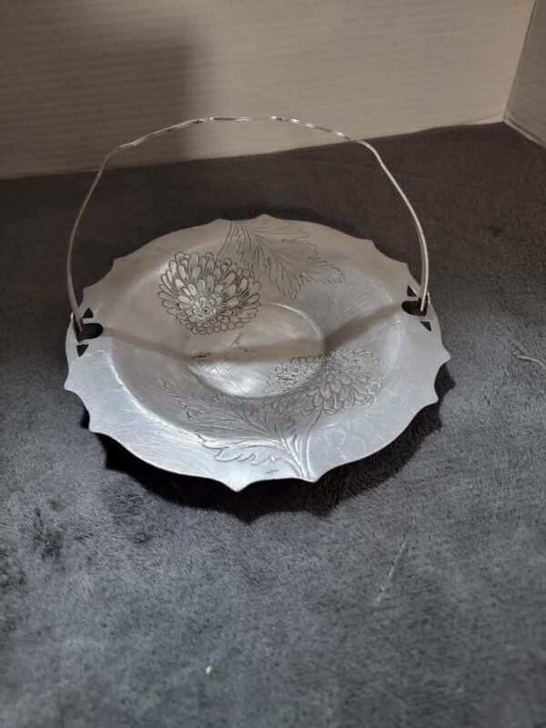 VINTAGE ALUMINUIM TRAY