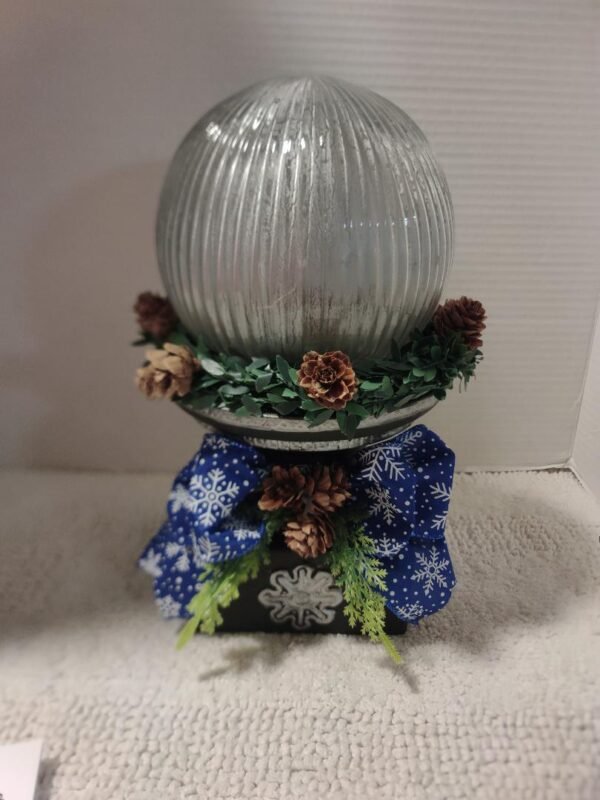 WINTER GLOBE - Image 2